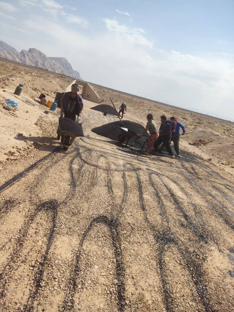 لکه گیری آسفالت و ایزوگام احدکیش در بروجن